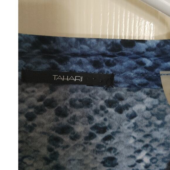 Tahari Top Blouse Zipper Front V-Neck Snakeskin Blue Medium - Picture 2 of 5